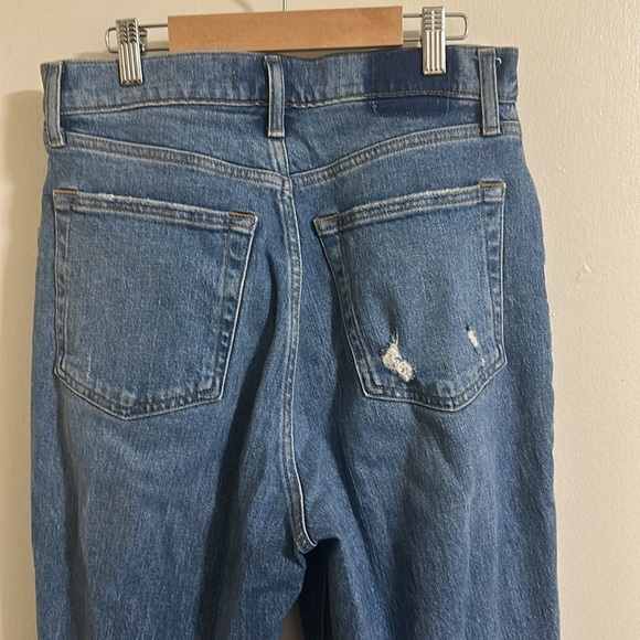 EUC A&F 90s Straight Ultra High Rise Curve Love Ripped Distressed Jeans - Picture 4 of 6